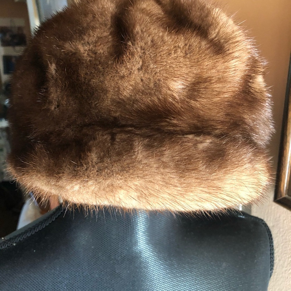 Vintage woman’s  mink hat in brown